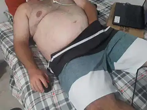 mfreitas005 online show from February 18, 11:52 pm