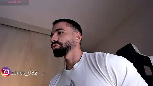 edrick walton1 online show from December 21, 9:47 pm