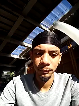 29YOURZ 28  online show from December 10, 5:17 am