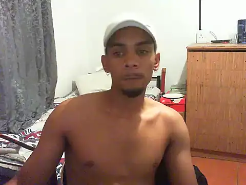 29YOURZ 28  online show from February 27, 8:09 pm