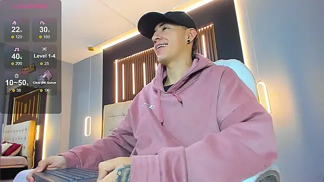 Lobo 17  online show from March 12, 3:36 am