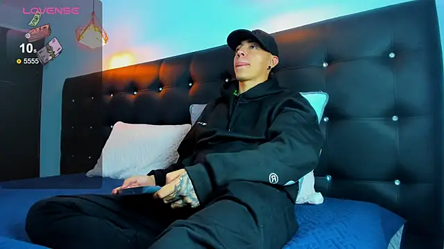 Lobo 17  online show from November 19, 3:50 am