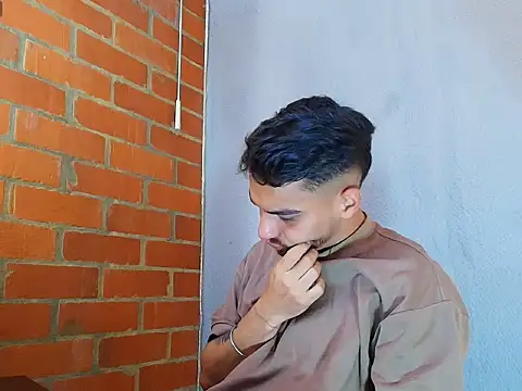 Leandro valenzuela online show from October 10, 6:35 pm