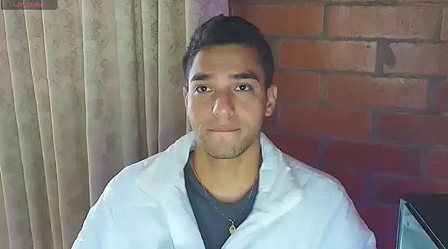 Leandro valenzuela online show from February 19, 1:39 pm