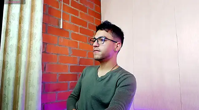 Leandro valenzuela online show from March 13, 3:39 pm