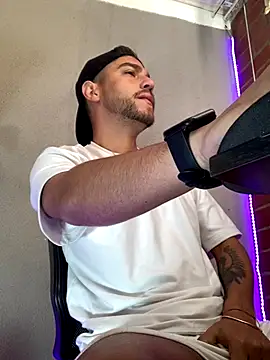 Leandro valenzuela online show from October 22, 2:10 pm