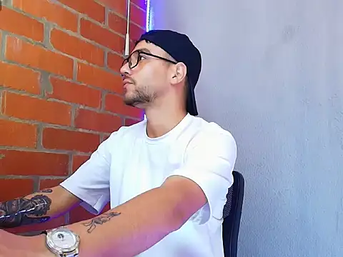 Leandro valenzuela online show from September 29, 5:42 pm