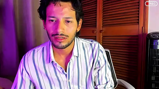 Snapshot of Nicholasrodrii chatting on September 24, 12:32 am Nicholasrodrii online show from September 24, 12:32 am