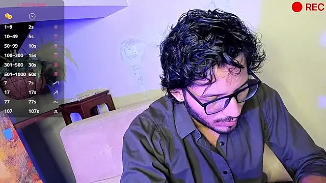 Snapshot of Nicholasrodrii chatting on December 14, 10:39 pm Nicholasrodrii online show from December 14, 10:39 pm