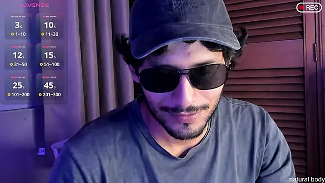 Snapshot of Nicholasrodrii chatting on October 23, 10:57 pm Nicholasrodrii online show from October 23, 10:57 pm
