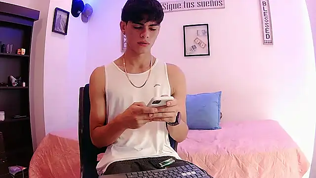 Snapshot of harrytomson_1 chatting on September 14, 7:16 pm harrytomson 1 online show from September 14, 7:16 pm