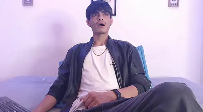 Snapshot of harrytomson_1 chatting on February 21, 10:48 pm harrytomson 1 online show from February 21, 10:48 pm