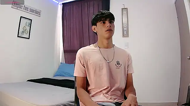 Snapshot of harrytomson_1 chatting on October 1, 4:33 pm harrytomson 1 online show from October 1, 4:33 pm