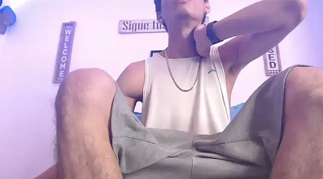 Snapshot of harrytomson_1 chatting on March 1, 3:10 am harrytomson 1 online show from March 1, 3:10 am