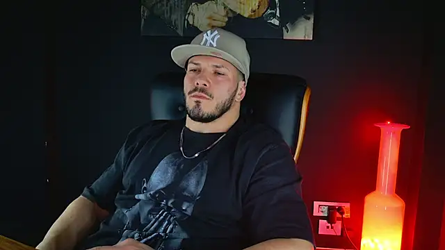 AngeloEric online show from December 7, 3:08 pm