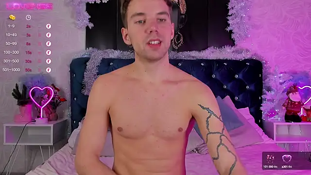 ArthurWhitee online show from December 22, 4:06 am