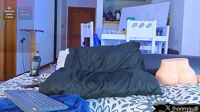 jhonny sulivan online show from January 31, 8:40 pm