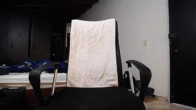 black  diiamond online show from March 15, 11:40 am