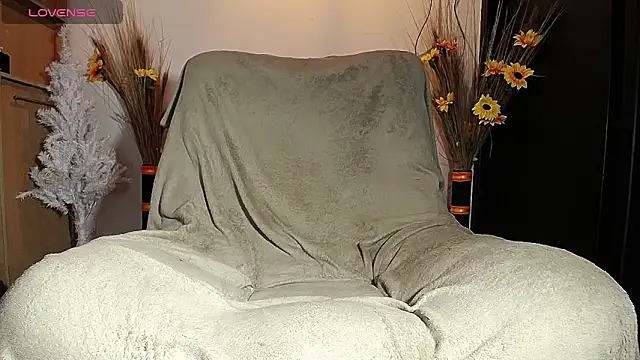 black  diiamond online show from February 3, 2:53 am