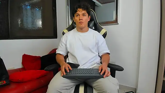 julian wallace online show from February 7, 7:41 pm