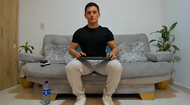 julian wallace online show from December 10, 8:38 pm