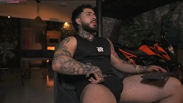 LeoSalvatore  online show from November 9, 11:14 am