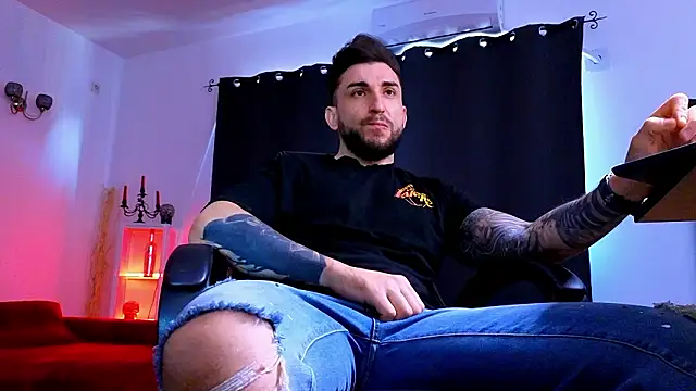 MightyAaron66 online show from February 3, 6:40 am