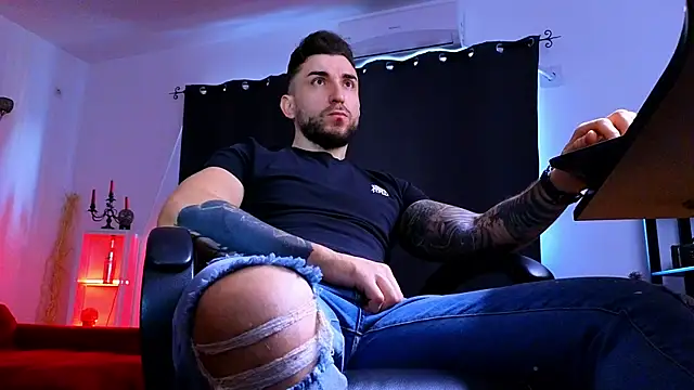 MightyAaron66 online show from January 14, 7:13 am