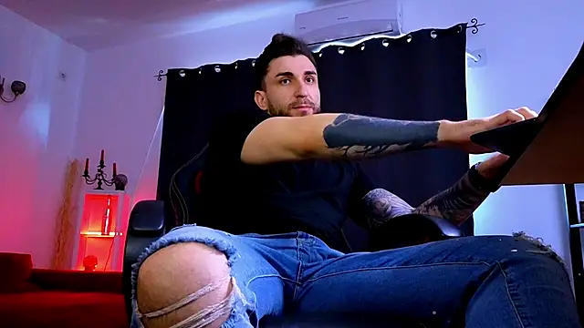 MightyAaron66 online show from March 5, 7:26 am