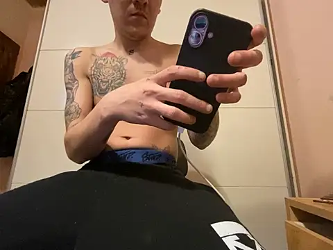 oscaar mb22 online show from February 9, 11:53 pm