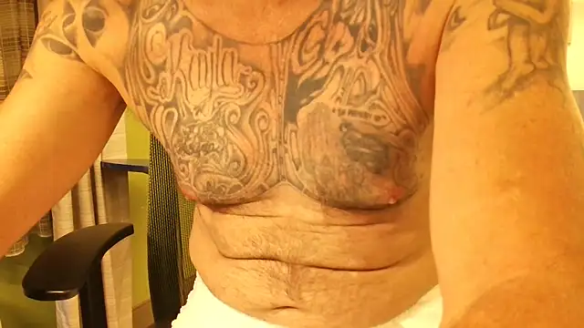 overaveragefreak4you online show from October 3, 12:32 pm