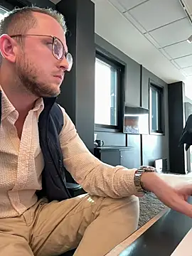 thehornyguy97 online show from April 22, 2:44 pm