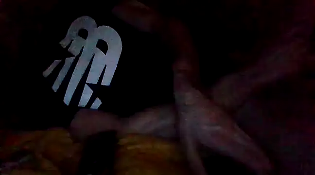 Snapshot of Vicktore007 chatting on December 28, 11:37 pm Vicktore007 online show from December 28, 11:37 pm