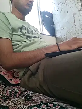 Jonrobinso online show from March 4, 5:21 am