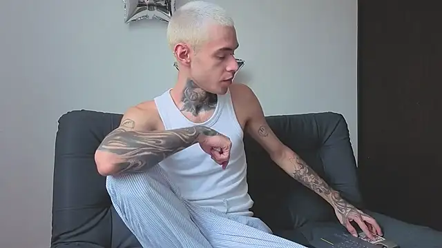 Saturno v online show from September 25, 7:24 pm