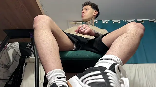 Saturno v online show from December 6, 10:38 am