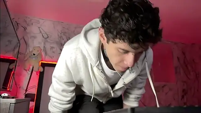 Saturno v online show from February 14, 11:21 am