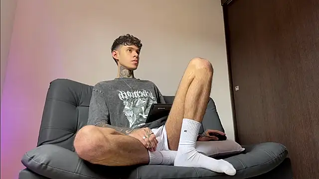 Saturno v online show from March 17, 10:49 am