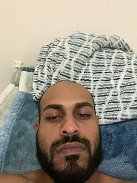 islandvybee55 online show from January 27, 2:10 am