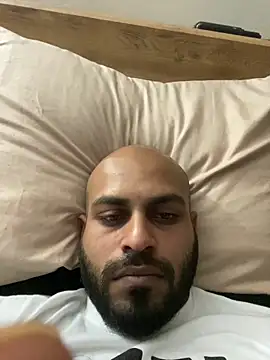 islandvybee55 online show from April 10, 4:03 pm