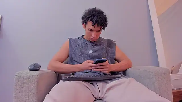 Dominick star online show from October 29, 3:31 am