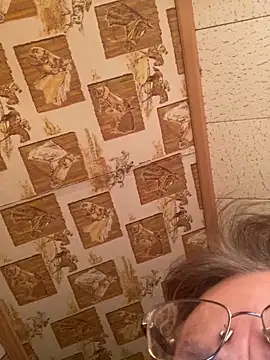 Snapshot of Tonybaloney1972 chatting on February 10, 3:53 pm Tonybaloney1972 online show from February 10, 3:53 pm