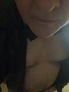 Snapshot of Tonybaloney1972 chatting on February 24, 4:47 pm Tonybaloney1972 online show from February 24, 4:47 pm