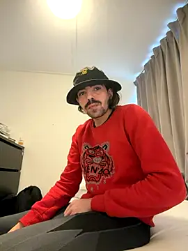 wolfwhite95 online show from November 22, 1:22 pm