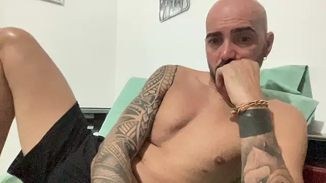 alessandromori91 online show from September 8, 8:08 pm