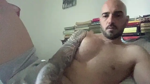 alessandromori91 online show from May 26, 5:58 am