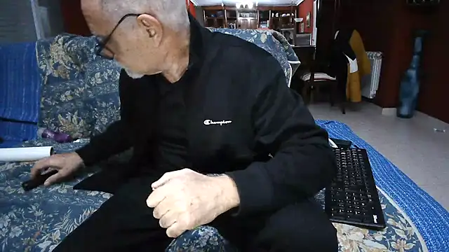 maduroguapo online show from March 21, 9:56 pm