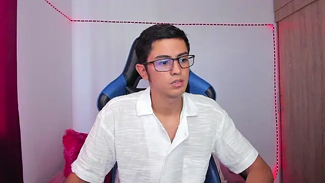 Ethan Sai    online show from December 2, 8:31 pm