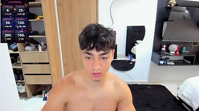 Cristhian Evans online show from October 15, 2:46 pm
