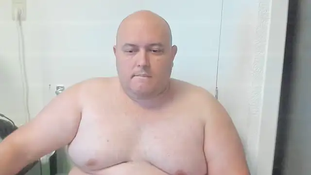 BigromeoXX online show from November 8, 4:43 pm